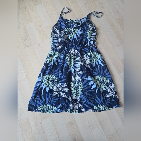 Roxy Hawaiian print dress size medium - Picture 2 of 9